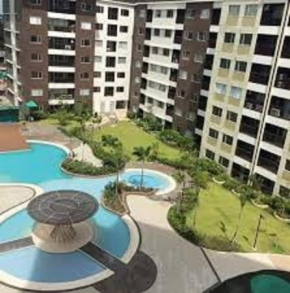 AVIDA ATRIA T2-C short walk mall,esplanade,wifi,netflix,kitchen,pool